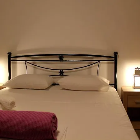 Mulberry Apartment *