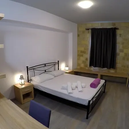 Mulberry Apartment *